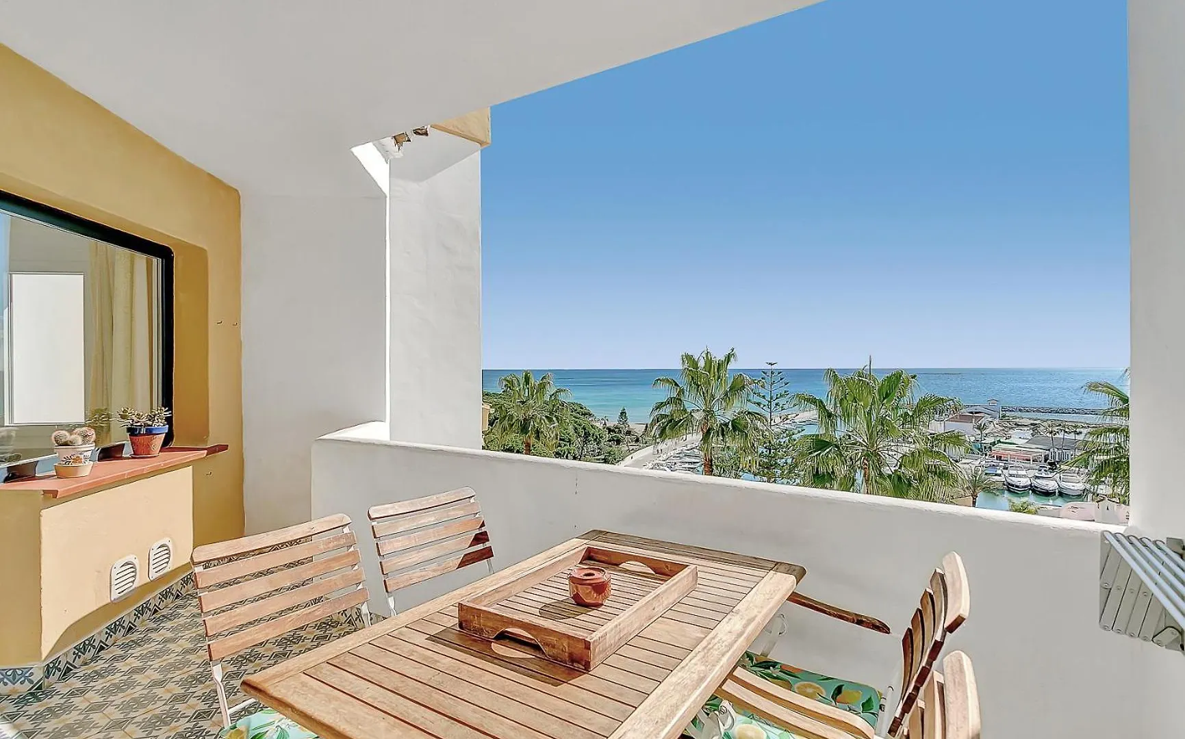 J95 Cabopino Apartment Marbella